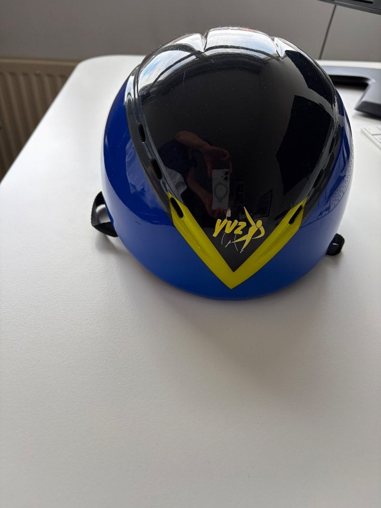 (Ijs) schaatshelm (YVZ) maat S/M Bieden, Sport en Fitness, Ophalen of Verzenden, Zo goed als nieuw, Overige typen, Overige merken
