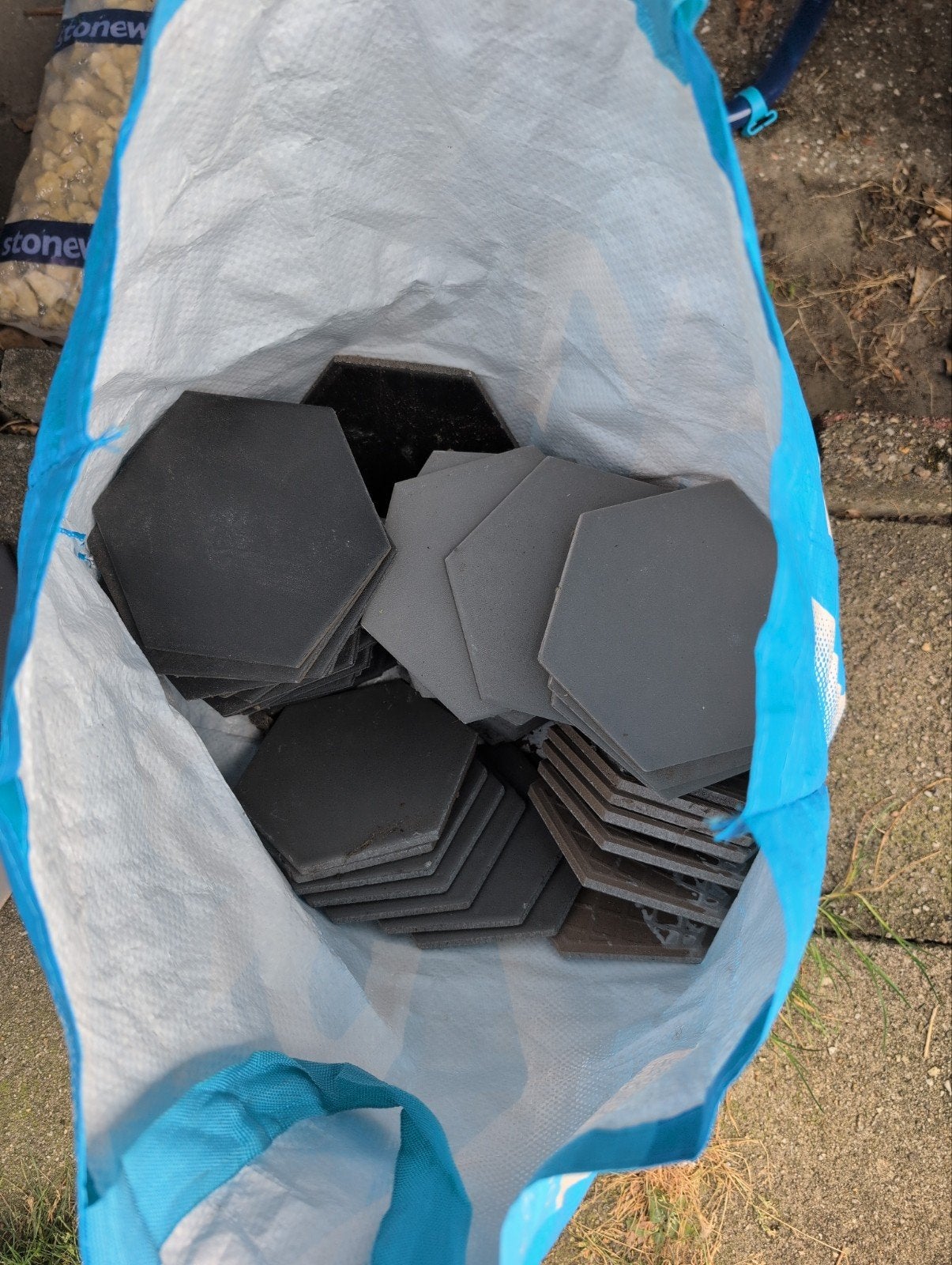 Zeshoekige tegels - Grijs en Antraciet, Ophalen, Gebruikt, Keramiek, 5 tot 10 m²