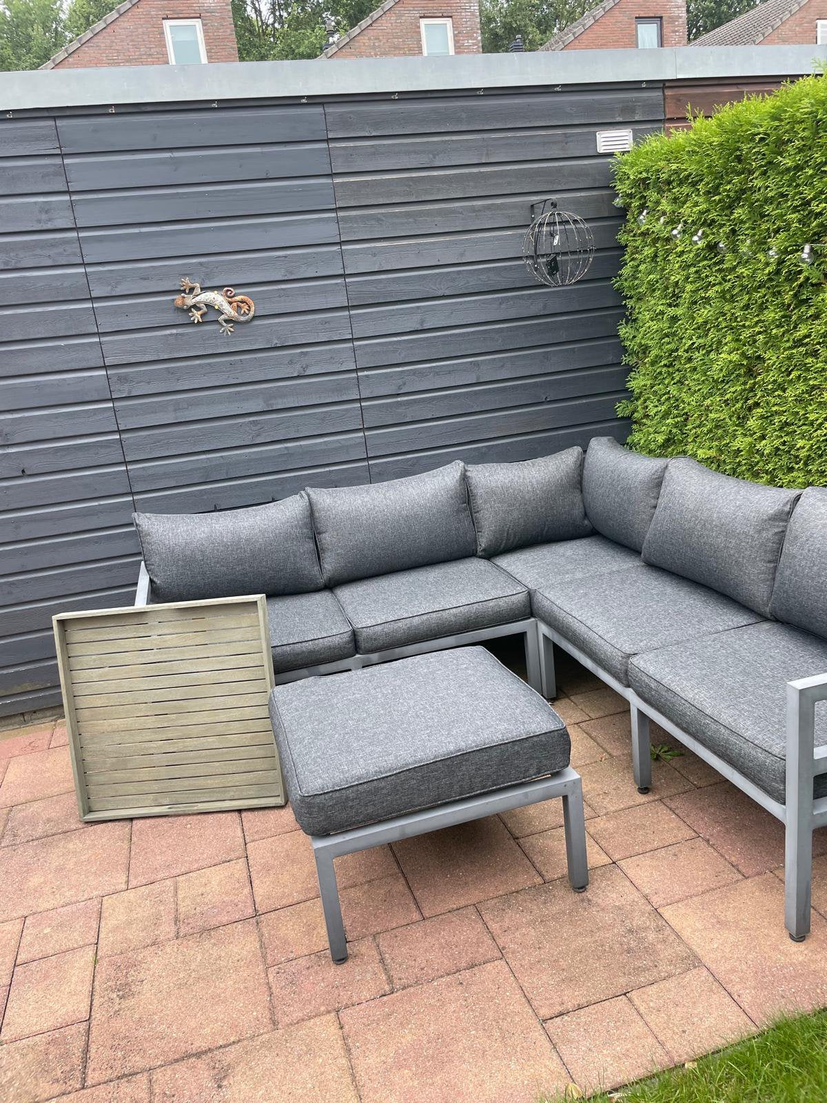 Mooie loungeset, Ophalen, Zo goed als nieuw, Wicker, Hocker