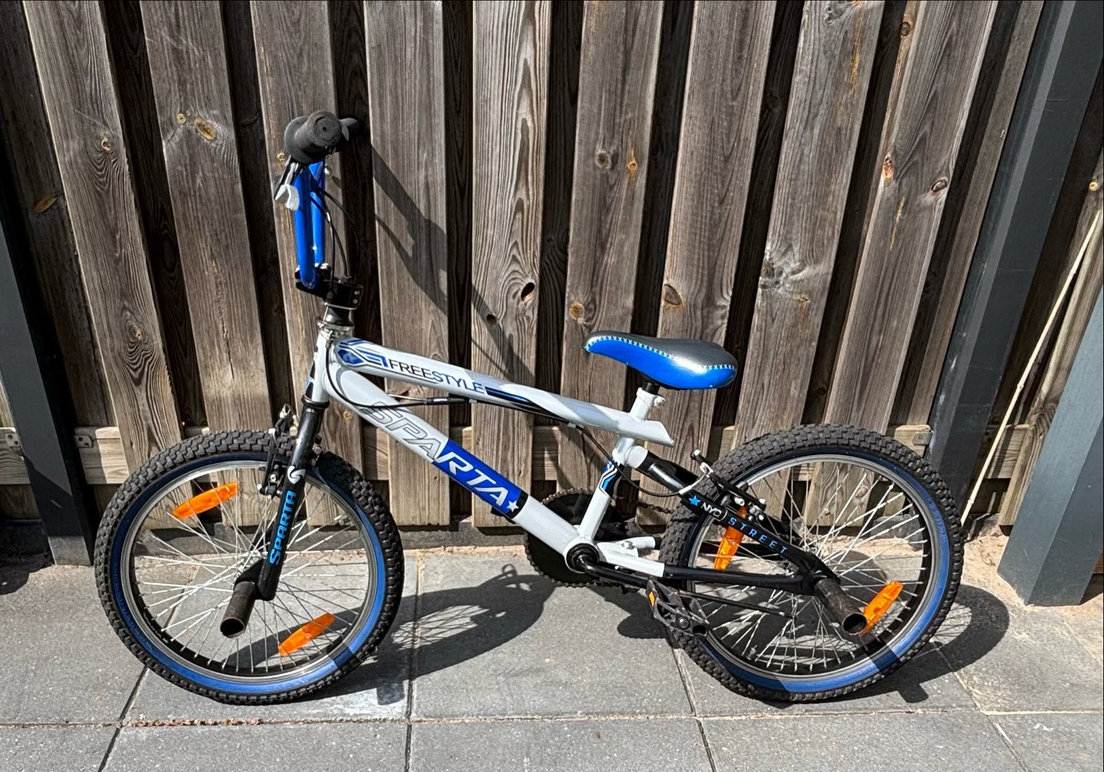 Sparta Freestyle BMX - Wit/Blauw - 20 inch, Ophalen, Staal, Velgrem, Voetsteunen