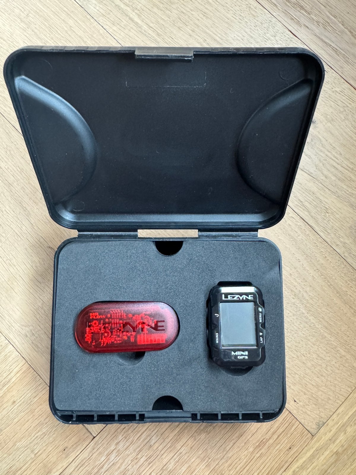 Lezyne Mini GPS fietscomputer (nieuw incl beschermfolie), Ophalen of Verzenden, GPS, Nieuw