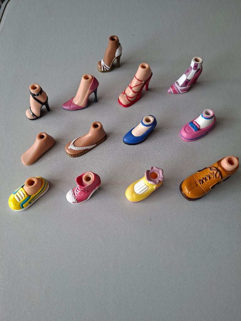 11 stuks enkele paren Bratz schoenen losse schoenen, Ophalen of Verzenden, Gebruikt, Accessoires