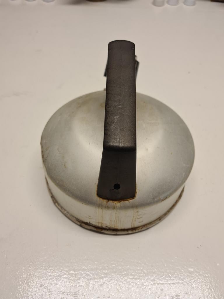 Gebruikte fluitketel - Aluminium, 1 tot 2 liter, Ophalen, Gebruikt