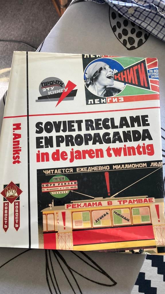 SOVJET RECLAME en PROPAGANDA jaren 20. (Aanbieding), Ophalen of Verzenden, Gelezen, Techniek