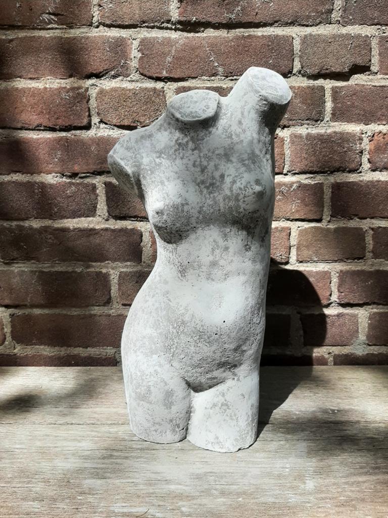 Torso vrouw betonnen beeld tuinbeeld beton, Tuin en Terras, Tuinbeelden, Ophalen of Verzenden