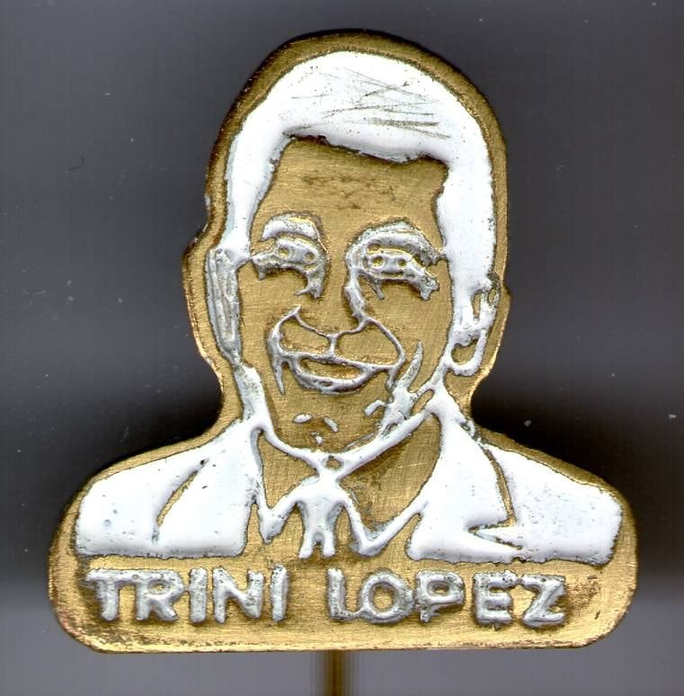 Trini Lopez wit op koper zanger speldjes( S_108), Verzamelen, Verzenden, Nieuw, Figuurtje, Speldje of Pin