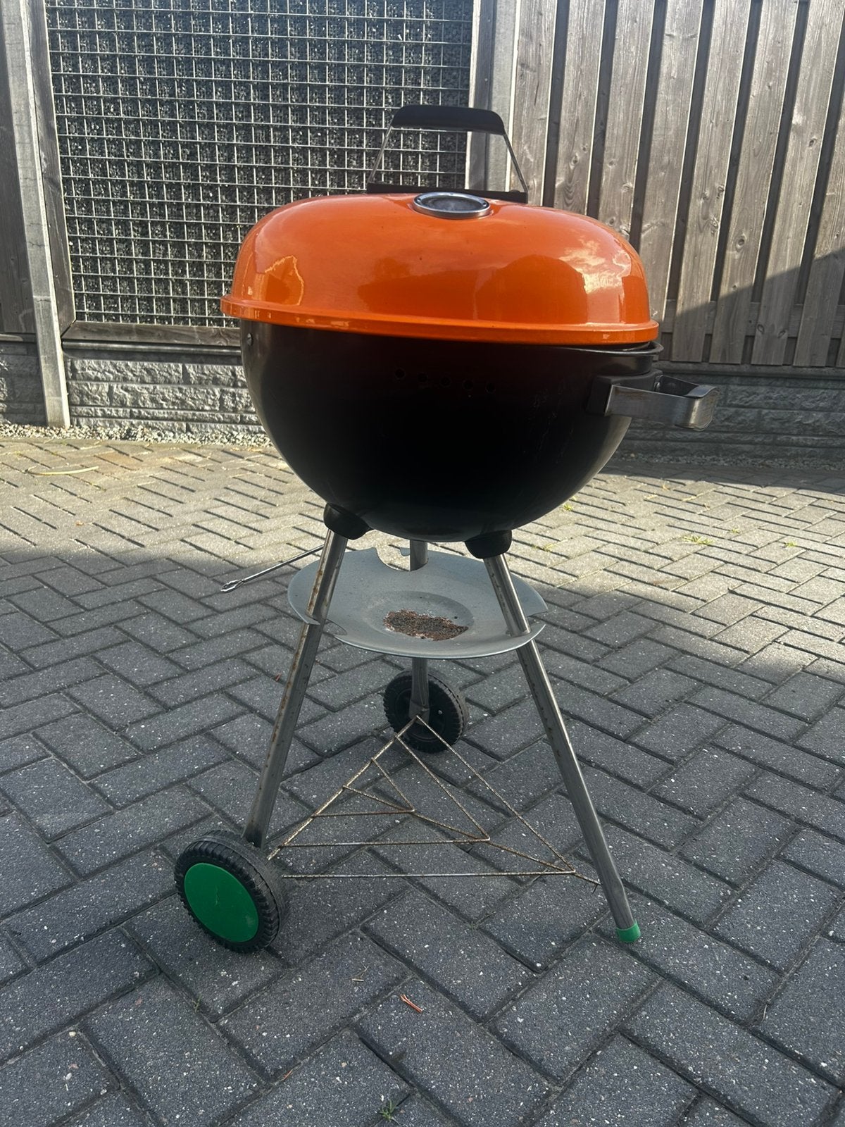 Ronde barbecue Nationale Postcode Loterij, Tuin en Terras, Ophalen, Gebruikt, Nationale Postcode Loterij