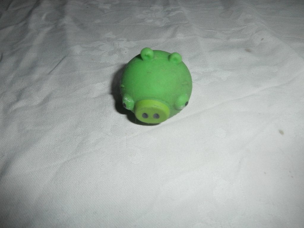 Poppetje rubber kop groen varken angry birds actiefiguur, Ophalen of Verzenden, Gebruikt
