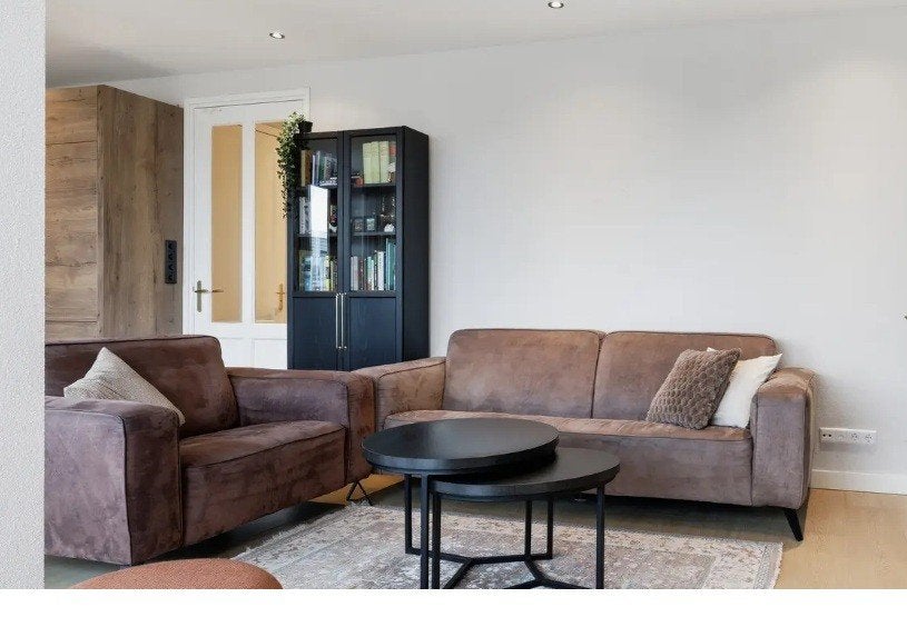 Bank 3,5 zits + 1,5 zits (loveseat) Bruin, Huis en Inrichting, Banken | Bankstellen, Ophalen, 250 tot 300 cm, Gebruikt, Driepersoons