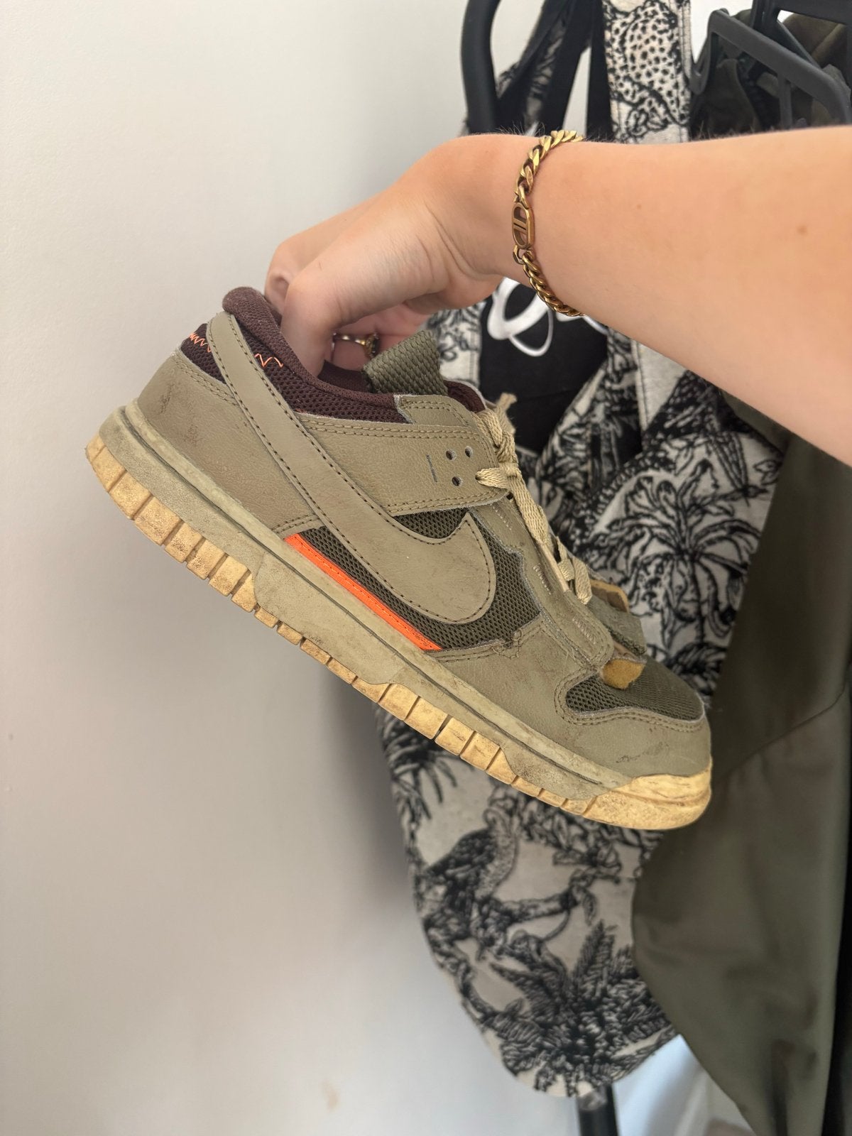 Nike Dunk Low 'Olive' sneakers, Ophalen of Verzenden, Gedragen, Groen, Sneakers of Gympen