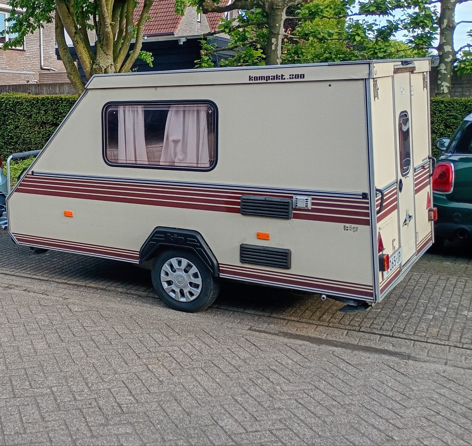 Te koop kip compact hefdak k300 bj 1983 lichtgewicht 423 kg, Caravans en Kamperen, Caravans, Kip, Tot en met 2, Tot 4 meter, Tot 500 kg