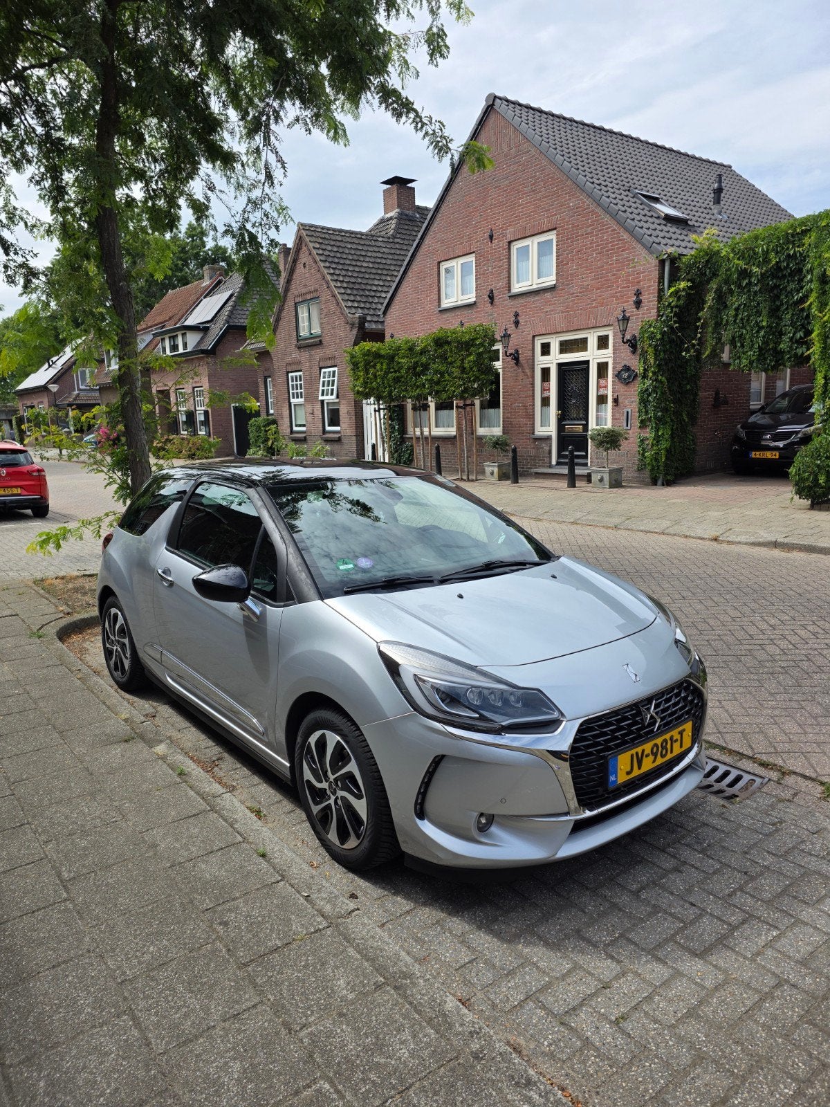 DS 3 1.2 VTI 2016 Grijs nieuwe distributieriem APK 07/2027, Auto's, DS, Voorwielaandrijving, Stof, 1199 cc, 23 km/l