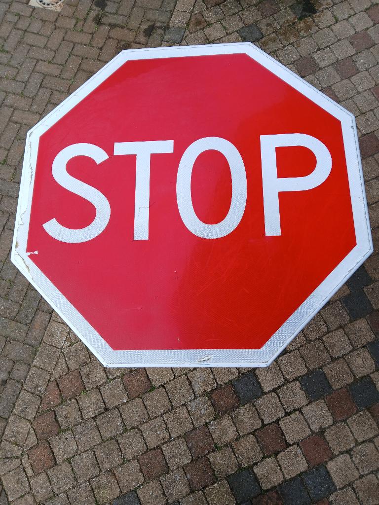 buiten verkeersbordtafel en 4 stoelen, Ophalen, Gebruikt