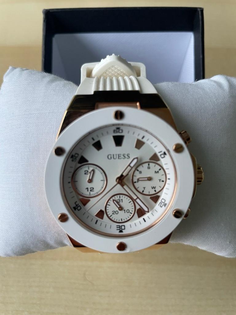 GUESS Dameshorloge Wit Goudkleur Multifunctioneel – Nieuw, Staal, Staal, Guess, Polshorloge