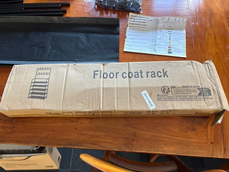Nieuwe staande kapstok met stoffen verdiepingen, Overige materialen, Nieuw, Ophalen of Verzenden, Staande kapstok