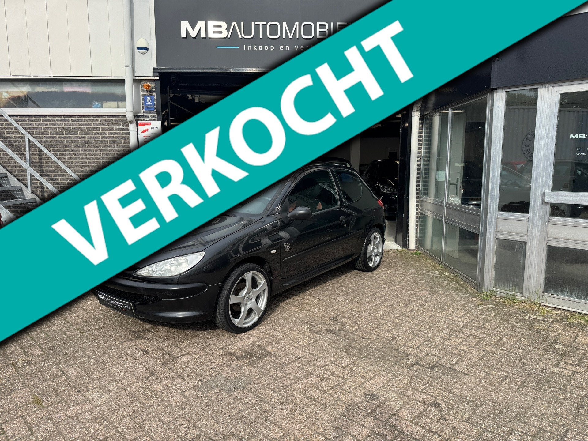 Peugeot 206 1.1 Pop' Art/sport velgen/Apk 07-2027/Zwart/spor, Auto's, Gebruikt, 31 €/maand, 4 cilinders, 60 pk