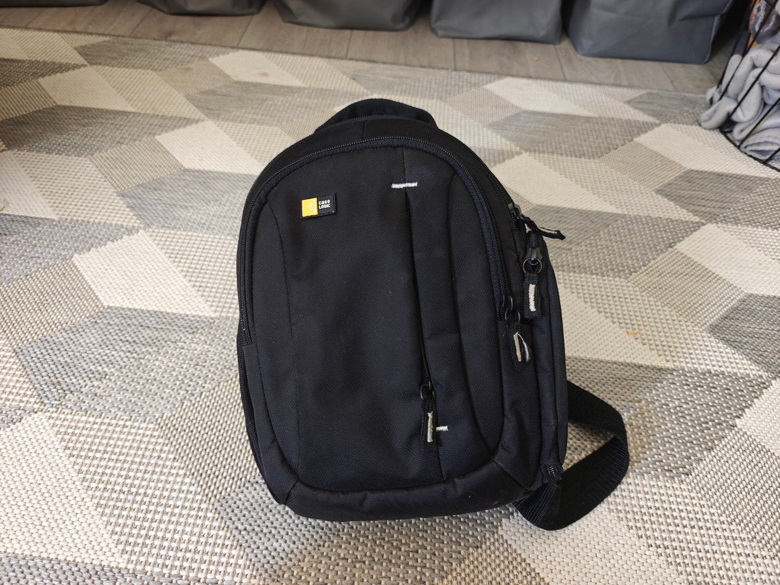 Case Logic camera sling bag TBC-410, Slingtas, Verstelbare indeling, Ophalen of Verzenden, Zo goed als nieuw