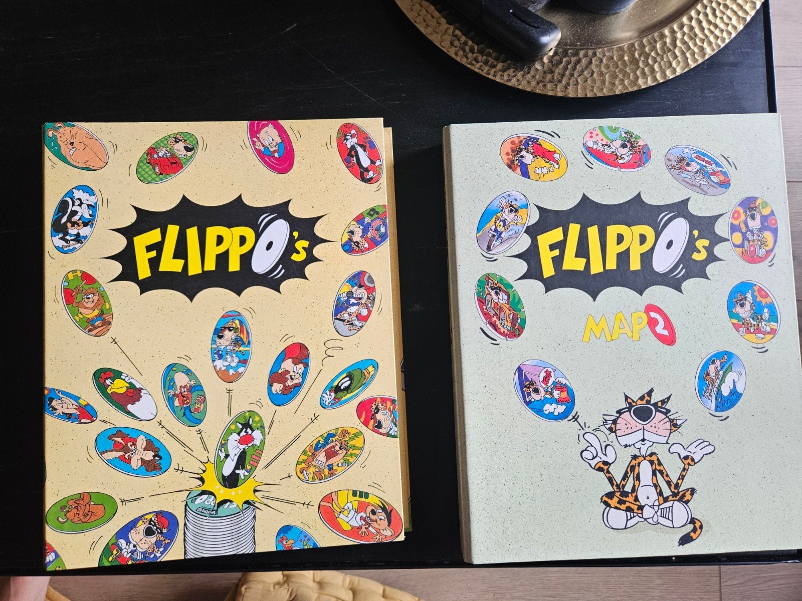Twee complete flippo verzamelmappen, Verzamelen, Flippo's, Ophalen, Verzameling, Met verzamelmap(pen)