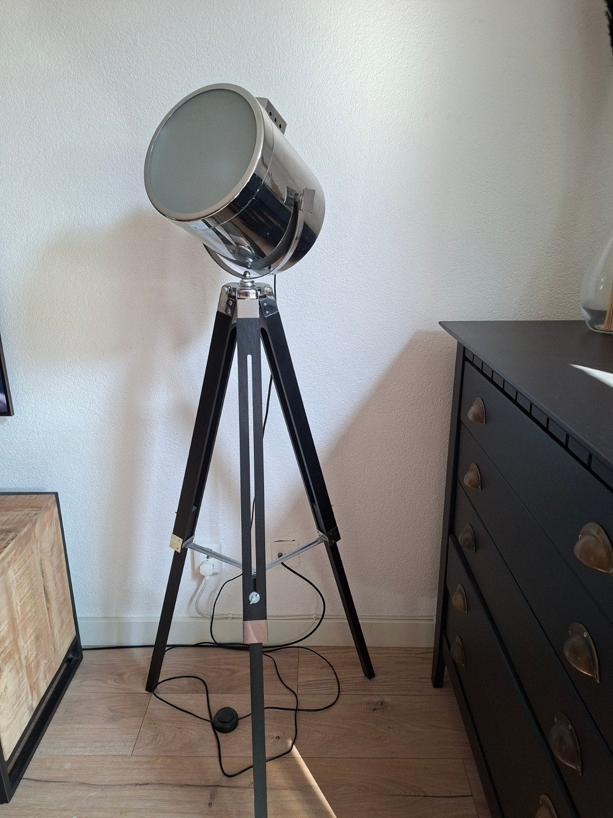 Industrieele vloerlamp van Eglo zwart met chroom, Ophalen, Zo goed als nieuw, Hout, 150 tot 200 cm