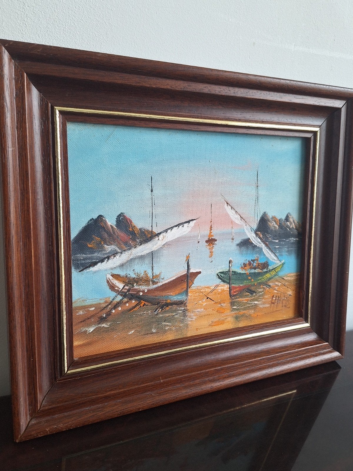 Maritiem schilderij met boten en bergen, Ophalen of Verzenden