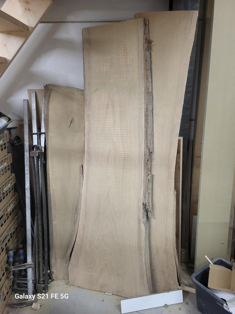 Schaaldeel iepenhout 55cm breed, Doe-het-zelf en Verbouw, Hout en Planken, Ophalen, Gebruikt, 200 tot 250 cm, Plank