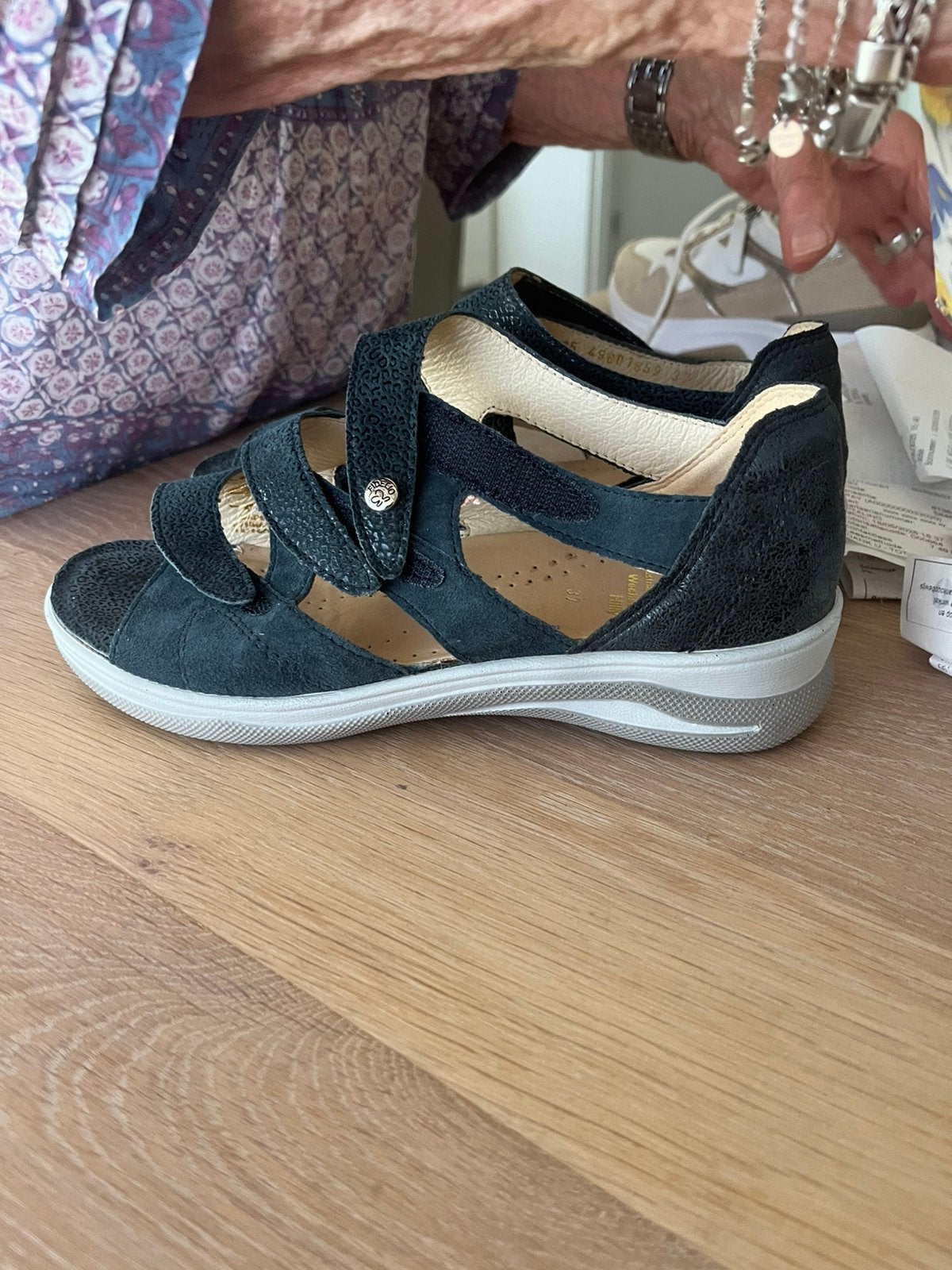 Fidelio sandalen leer zo goed als nieuw maat 37, Blauw, Zo goed als nieuw, Sandalen of Muiltjes, Ophalen of Verzenden