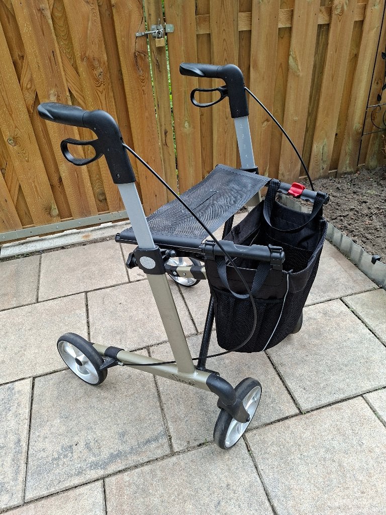 Rollator, Diversen, Ophalen, Opvouwbaar, Zo goed als nieuw