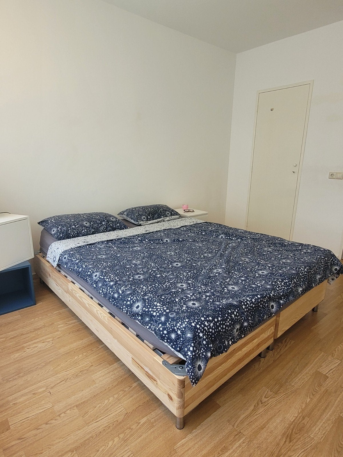 Bed frames IKEA x2, Huis en Inrichting, Slaapkamer | Complete slaapkamers, Ophalen, Gebruikt, Tweepersoons