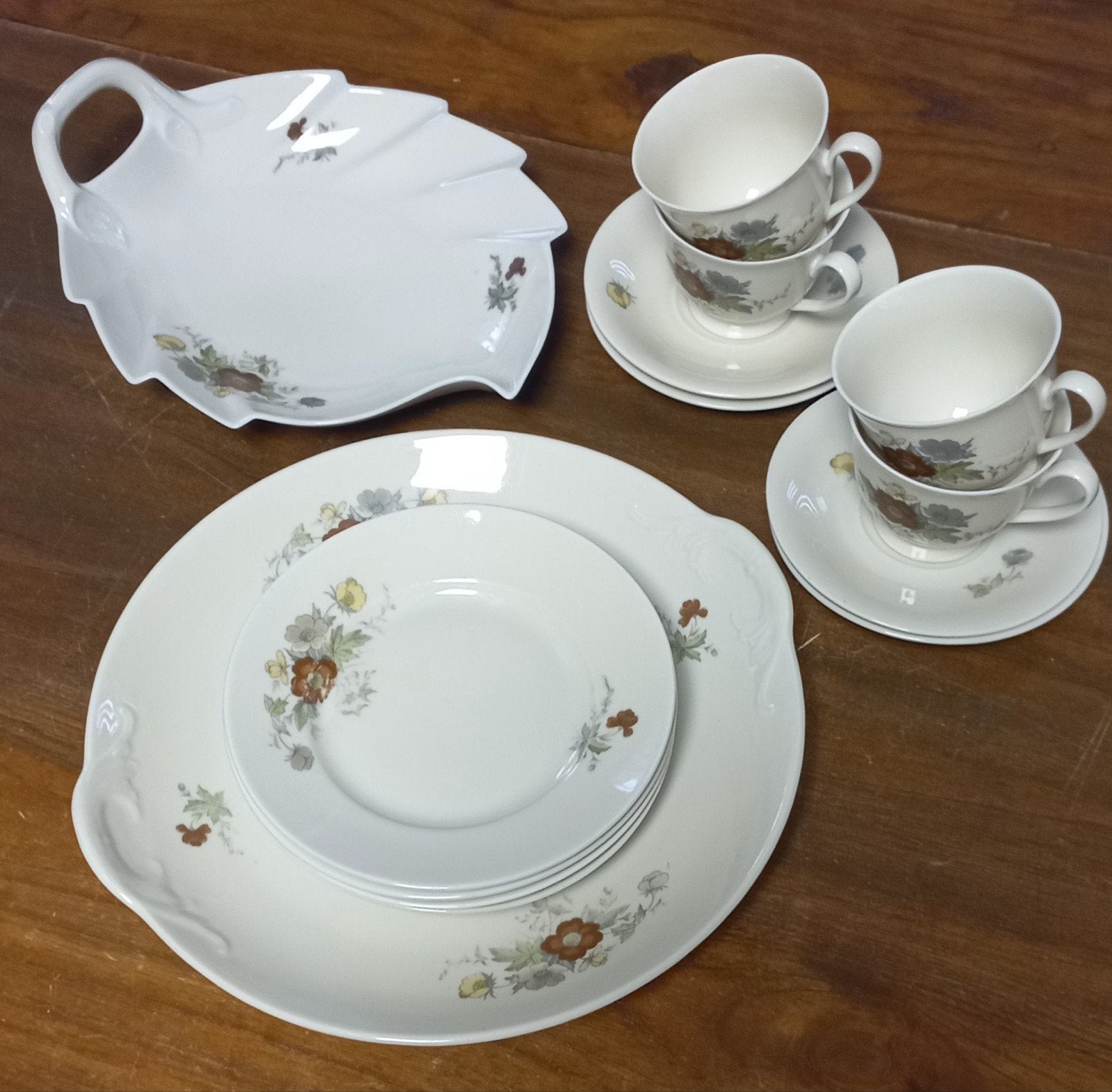 Leuke brocante serviesdelen, 10-delig, bruine/gele bloemen, Ophalen of Verzenden
