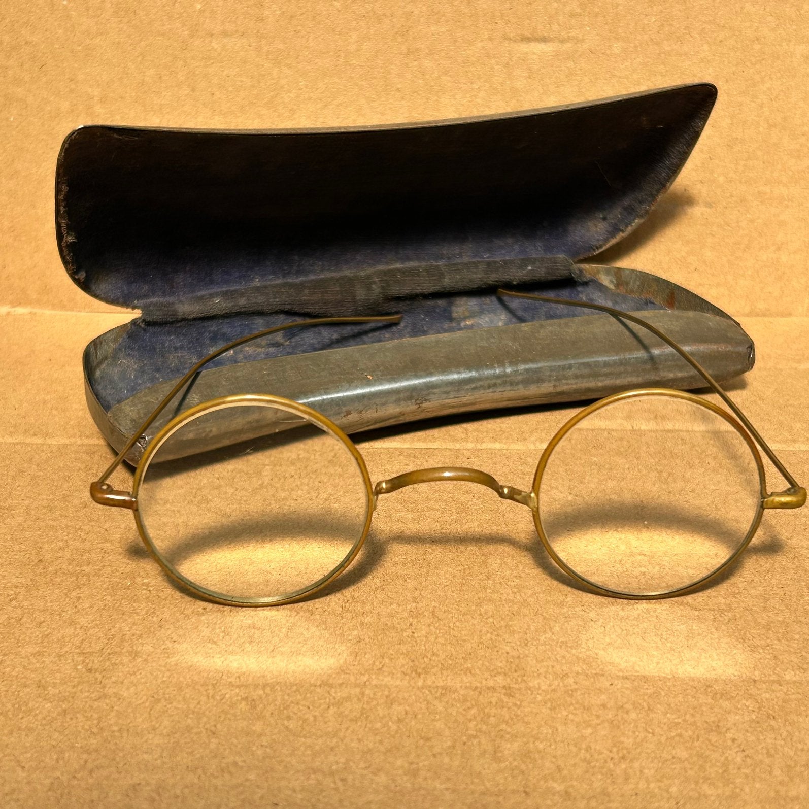 Antiek brilmontuur met glazen op sterkte. Incl. brilkoker, Ophalen of Verzenden