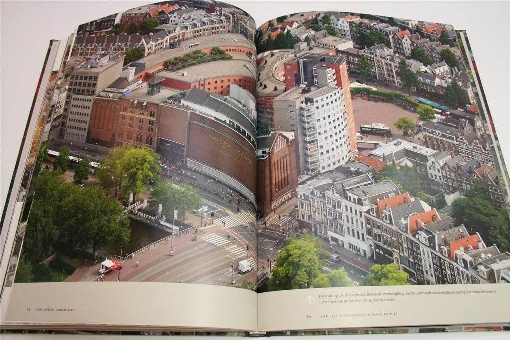 Amsterdam Onbewolkt — De Stad in Prachtige Luchtfoto\'s, Ophalen of Verzenden, Zo goed als nieuw