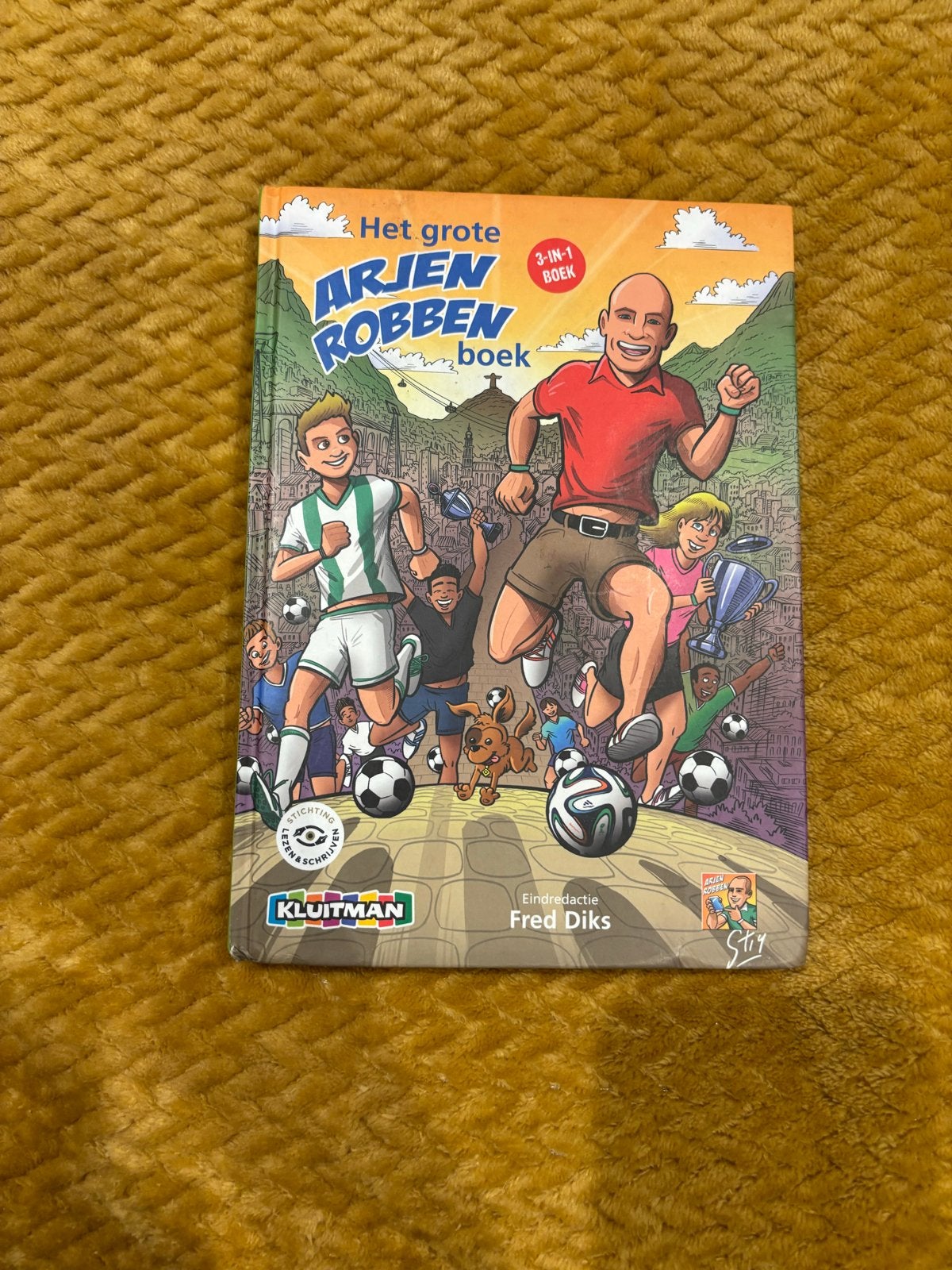 Het Grote Arjen Robben Boek - 3-in-1 editie, Boeken, Ophalen, Nieuw, Balsport
