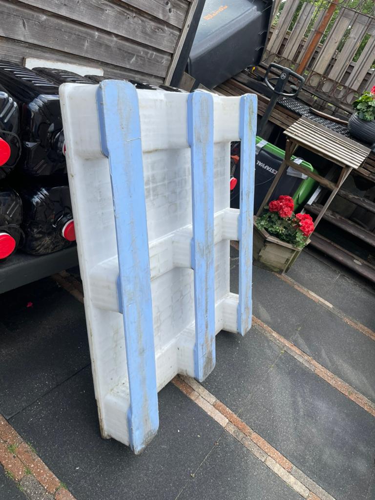 Kunstof pallets, Ophalen, Gebruikt