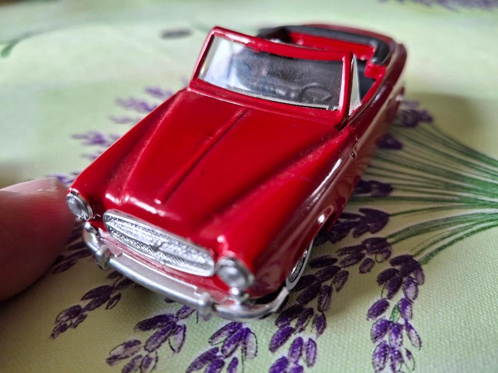 Peugeot 403 Cabriolet 1955 rood (Solido), Ophalen of Verzenden, Nieuw, Auto, Solido