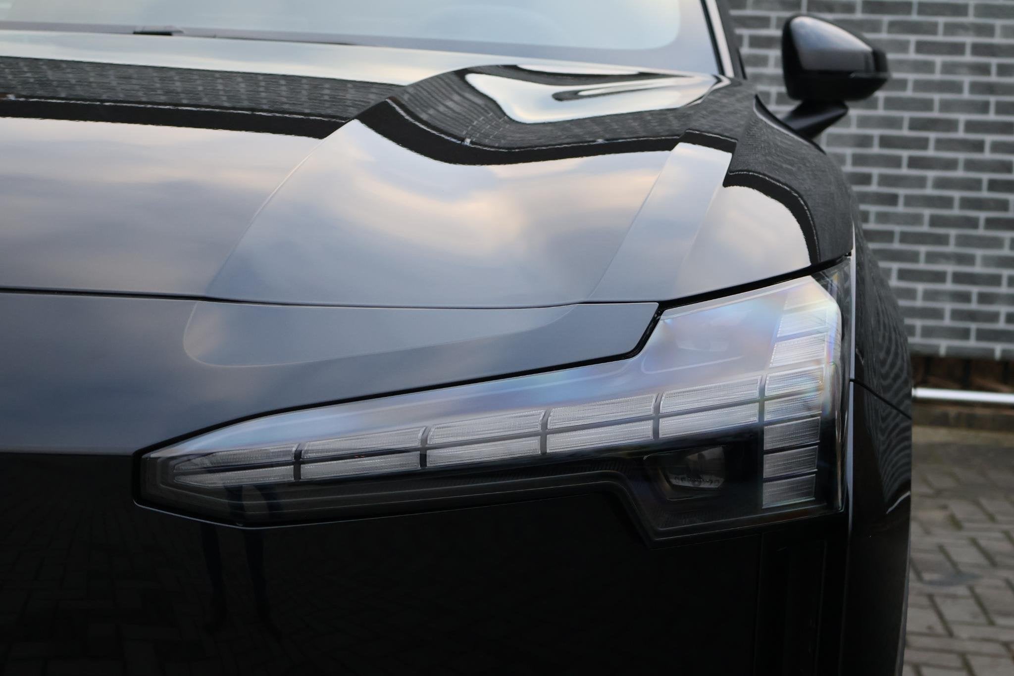 Volvo EX30 P5 Long Range Plus Black Edition Europa 69 kWh Go, Automaat, Achterwielaandrijving, Leder en Stof, Nieuw