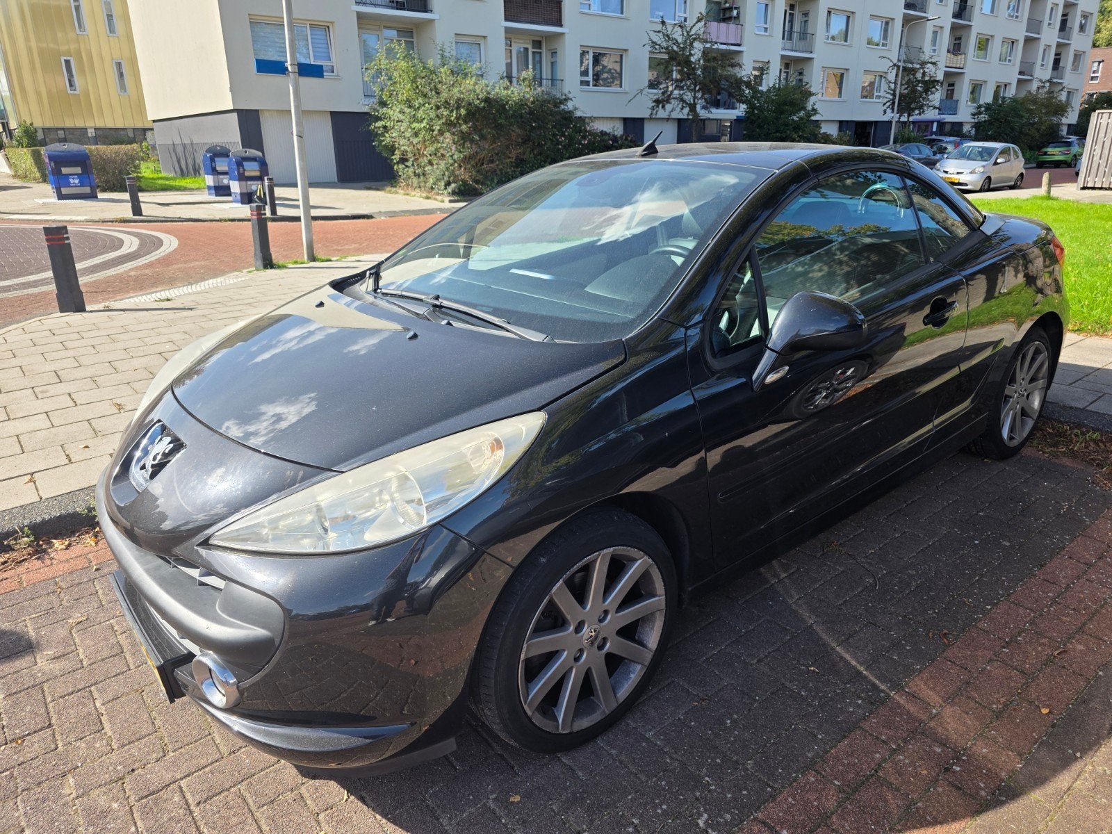 Peugeot 207 1.6 16V CC 88KW 2008 Zwart Reparatie, Auto's, Voorwielaandrijving, 15 km/l, 4 cilinders, Cabriolet