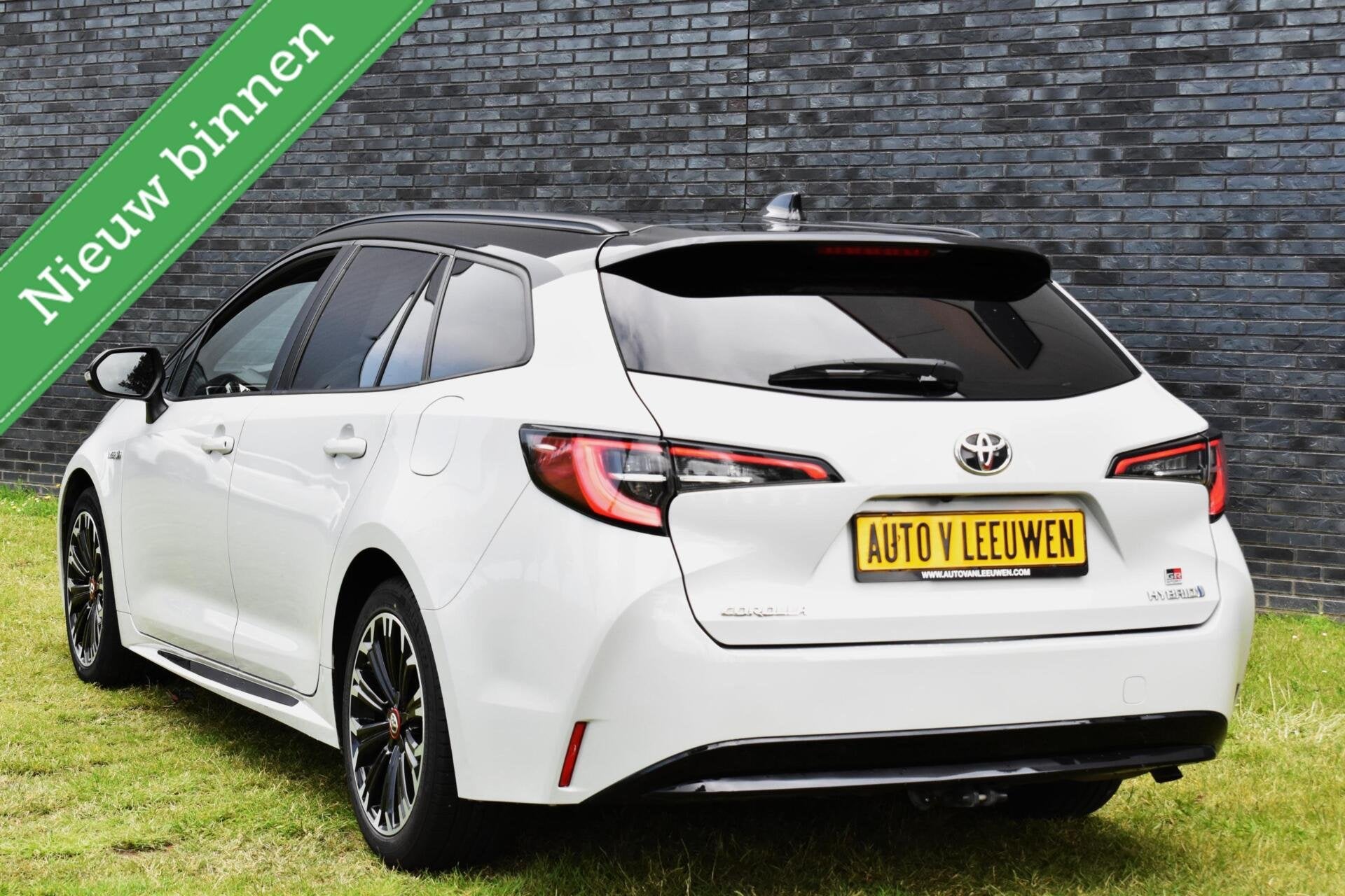 Toyota Corolla Touring Sports 1.8 Hybrid GR-Sport TREKHAAK/E, Auto's, Toyota, 1345 kg, 450 kg, Gebruikt, 4 cilinders