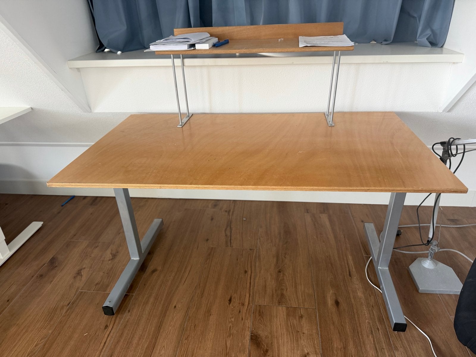Stevig houten bureau met metalen onderstel &opzetstuk, Huis en Inrichting, Ophalen, Opzetstuk, Gebruikt, Hout