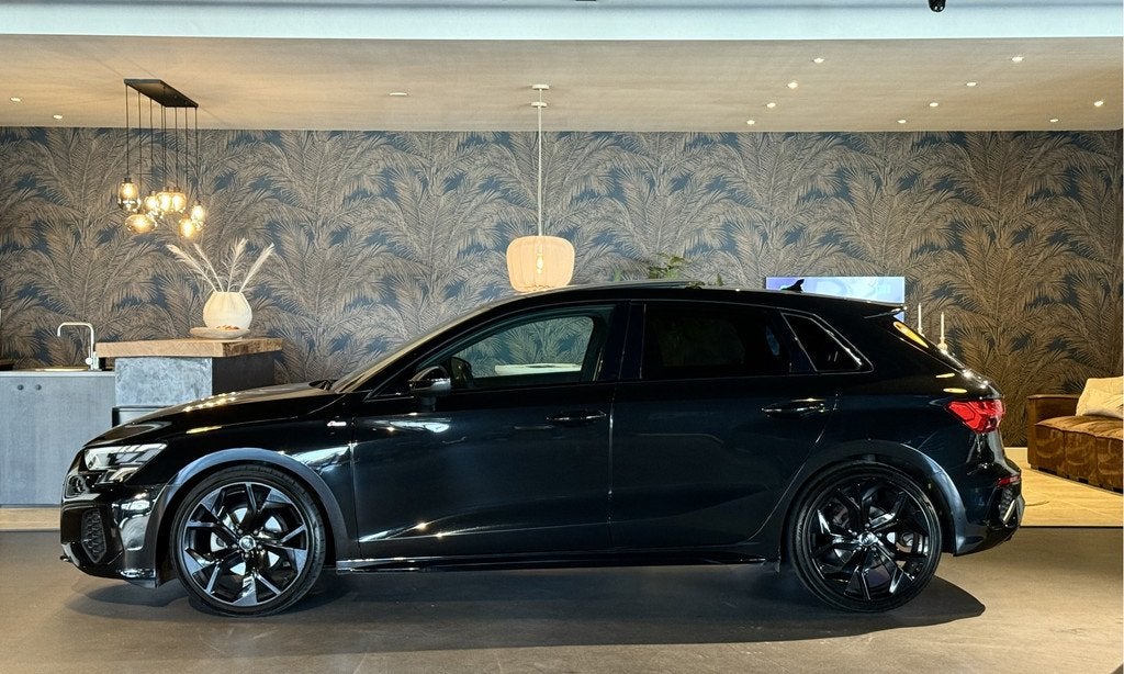 Audi A3 Sportback 3x S-Line I Pano I RS I Black on Black, Auto's, Audi, Gebruikt, Origineel Nederlands, Bedrijf, Hybride Elektrisch/Benzine