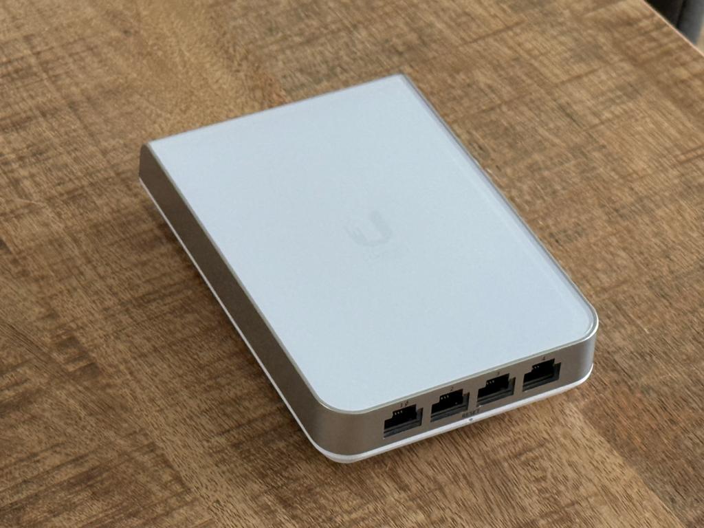 Ubiquiti UniFi In-Wall U6-IW Access Point, Computers en Software, Accesspoints, Ophalen of Verzenden, Gebruikt