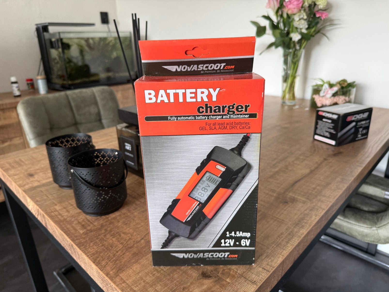 Novascoot Acculader Battery Charger 12V 6V, Ophalen of Verzenden, Zo goed als nieuw