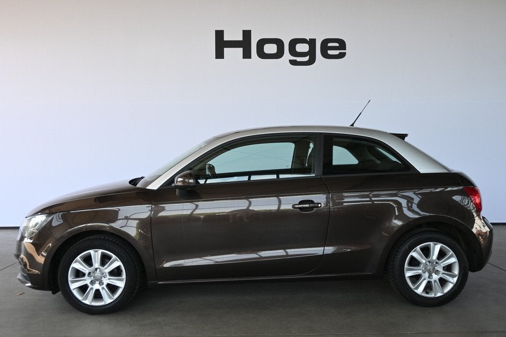 Audi A1 1.2 TFSI Attraction Pro Line Business Airco Cruise C, Voorwielaandrijving, Euro 5, 4 cilinders, 4 stoelen