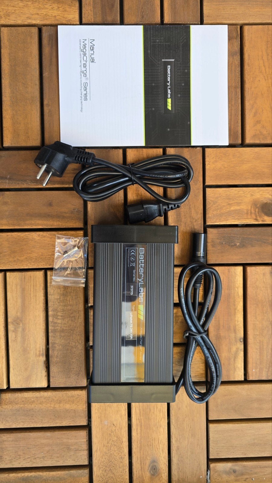 Battery Labs MegaCharge Series Oplader, Audio, Tv en Foto, Accu's en Batterijen, Ophalen of Verzenden, Nieuw, Oplaadbaar