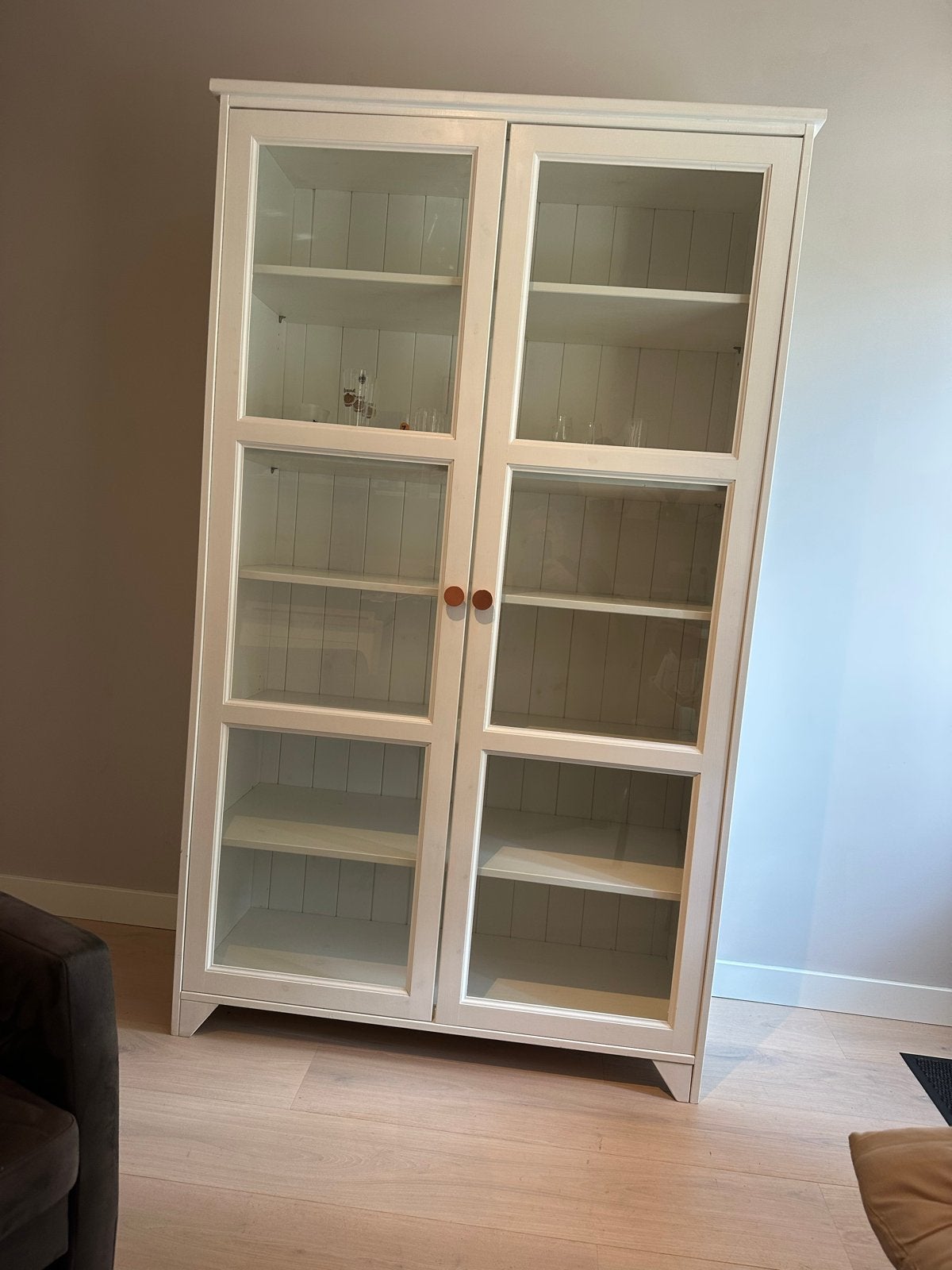 Witte vitrinekast met glazen deuren, Ophalen, Gebruikt, 50 tot 100 cm, 150 tot 200 cm