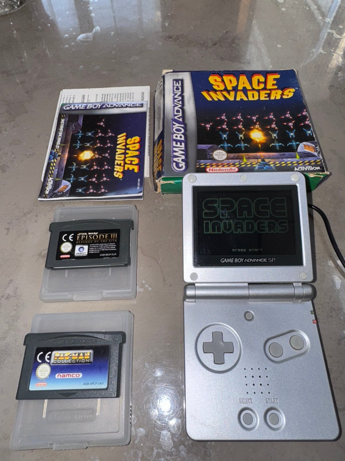 Gameboy Advance SP + 3 games Star Wars Pacman Space Invaders, Gebruikt, 1 speler, Ophalen of Verzenden, A