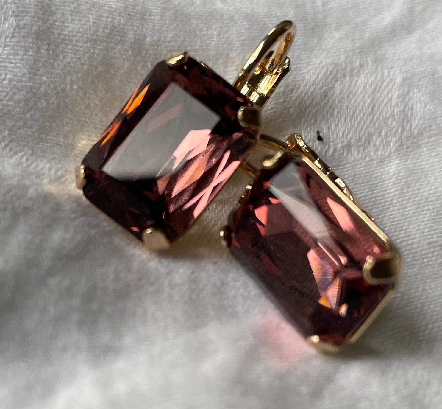 Otazu goldplated oorbellen, Met kristal, Overige materialen, Hangers, Nieuw