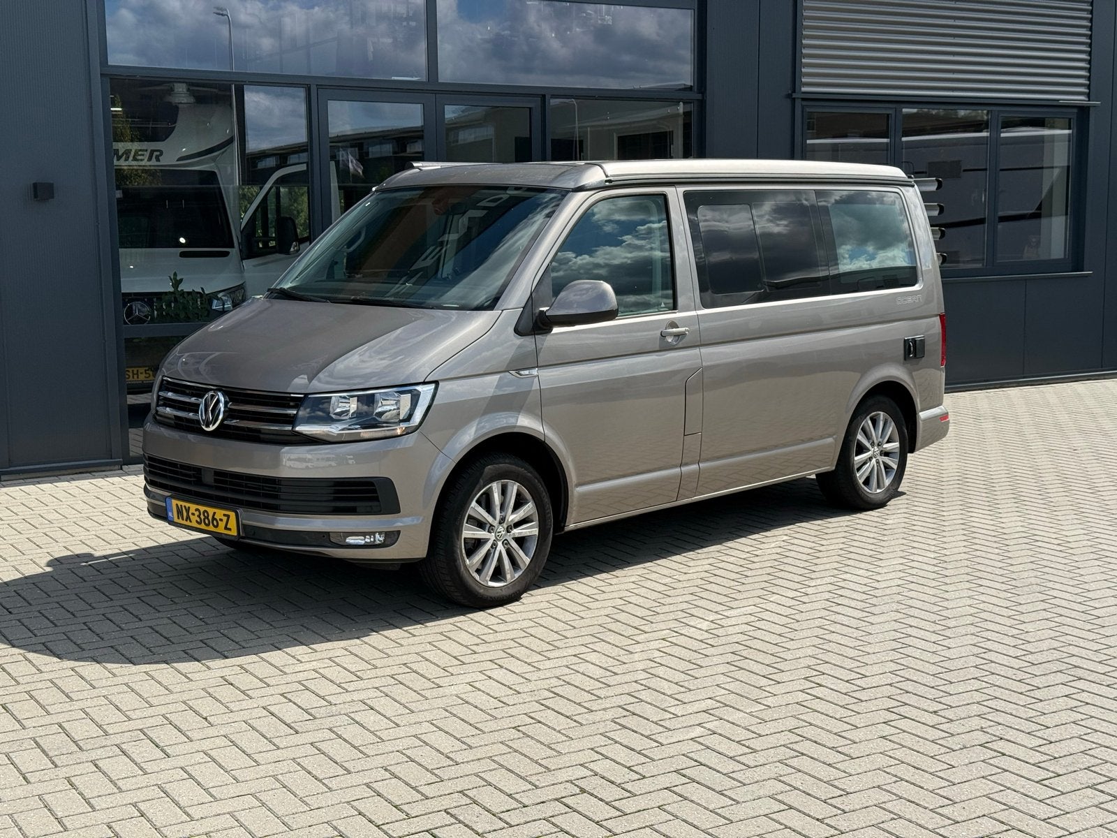 VW California Ocean 204 pk Automaat - Luxe Buscamper, Caravans en Kamperen, Campers, Automaat, Luifel, Buscamper of Camperbus