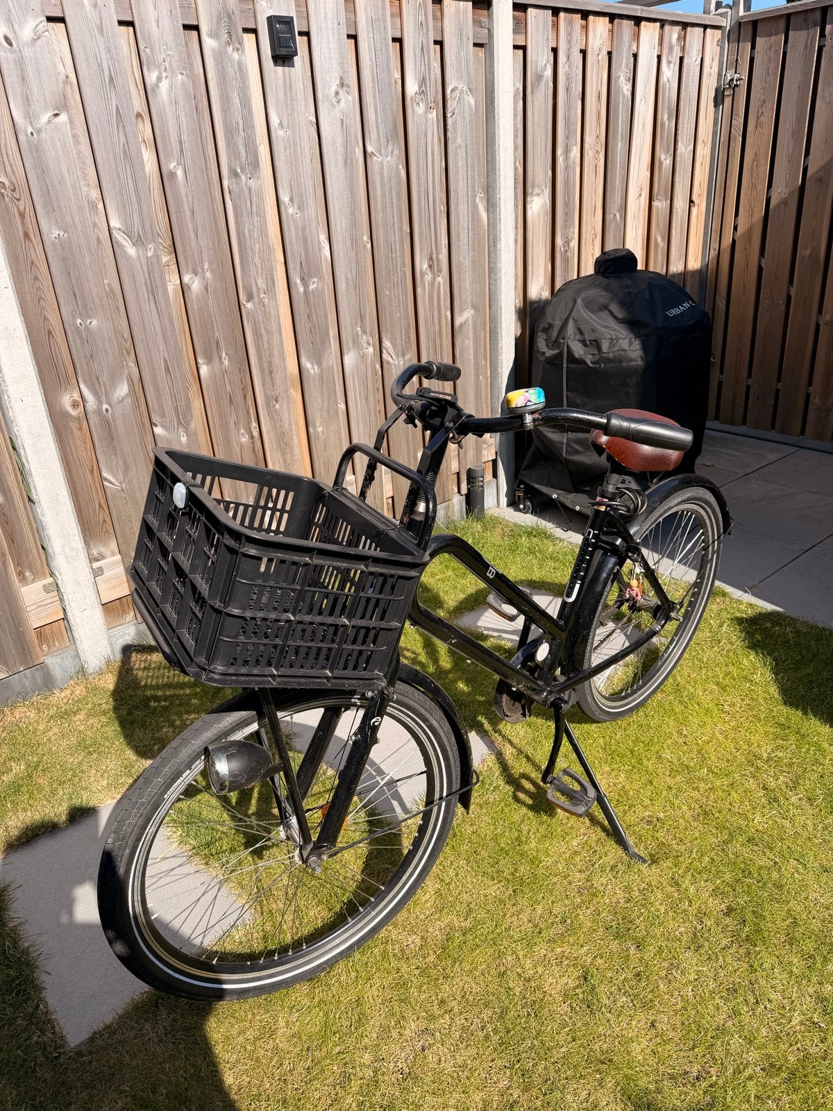 Zwarte transportfiets met voordrager en mand, Velgrem, Ophalen, Overige merken, 53 tot 56 cm