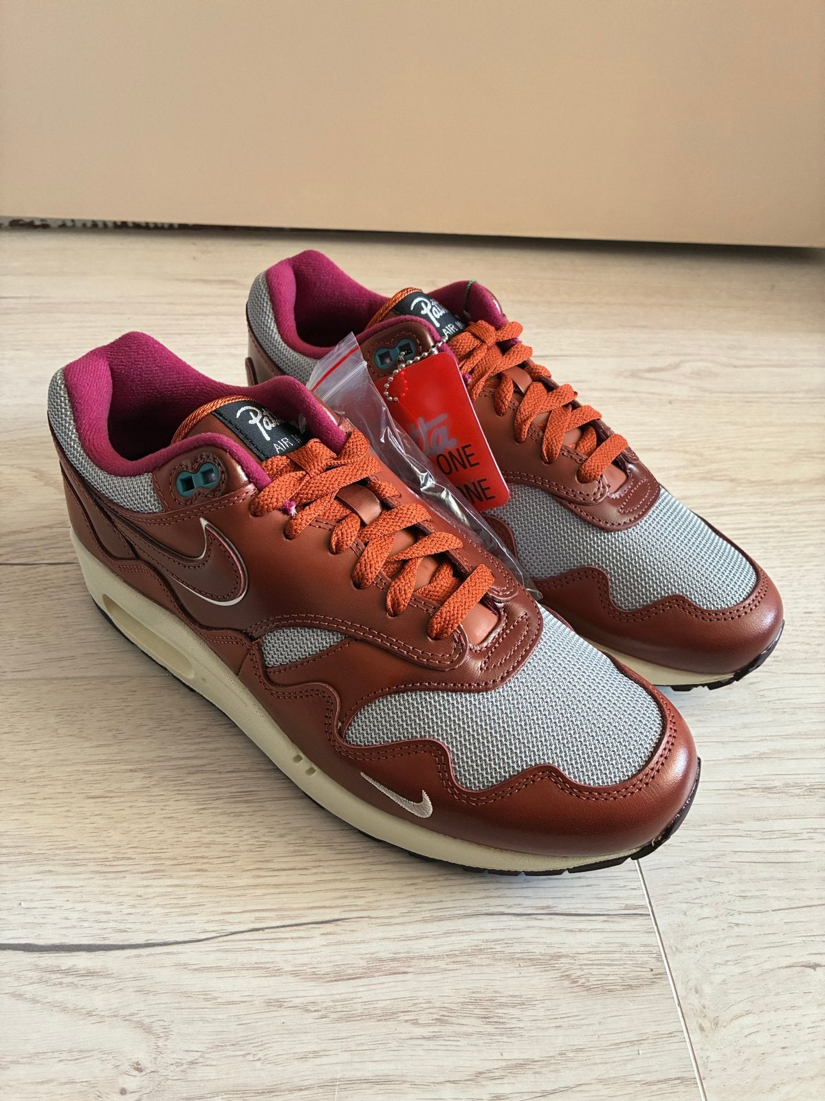 Nike Air Max 1 Patta Dark Russet Maat 42.5, Kleding | Heren, Schoenen, Ophalen of Verzenden, Nieuw, Bruin, Sneakers of Gympen