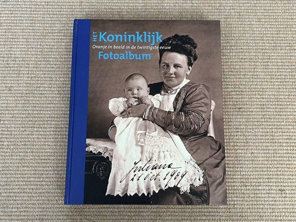 Het Koninklijk Fotoalbum | Dik boek met 366 pagina's, Ophalen of Verzenden, Gelezen